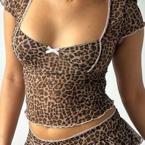 Leopard Print Lettuce Trim Semi-sheer Tulle Crop Tee, Elegant Bow Decor Square